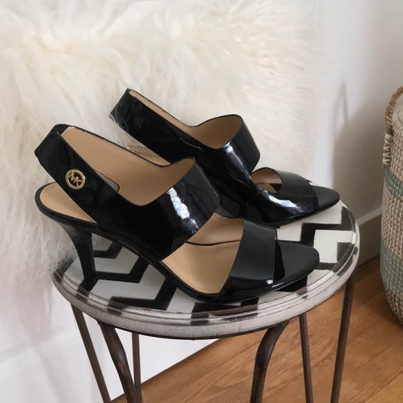 New Michael Kors sandals NWOT